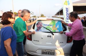 Em adesivaço, Wagner mobiliza Araguaína e apoiadores ocupam Via Lago