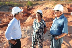 Wagner mostra Araguaína do presente e do futuro a casal de pioneiros da cidade